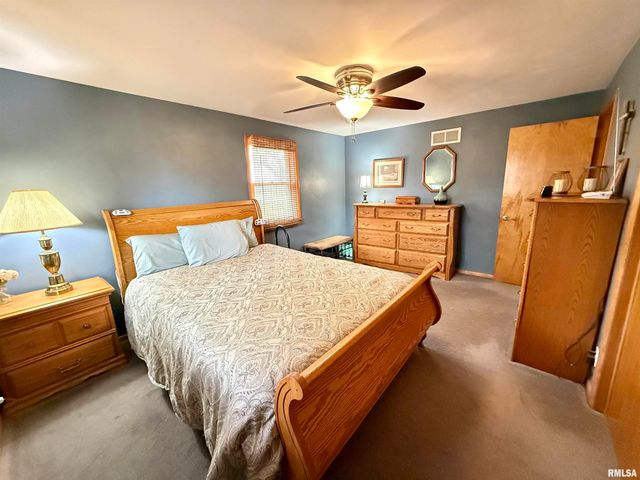 102 S SUNRISE Street, Roanoke, IL 61561