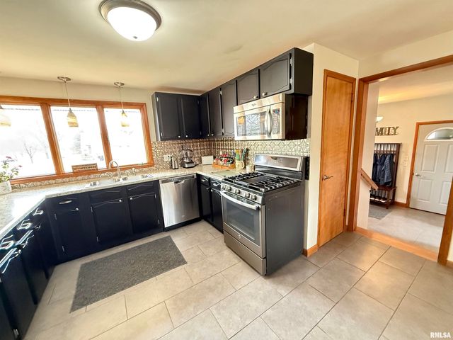 102 S SUNRISE Street, Roanoke, IL 61561