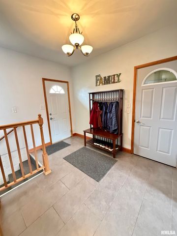 102 S SUNRISE Street, Roanoke, IL 61561