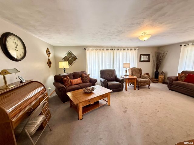 102 S SUNRISE Street, Roanoke, IL 61561