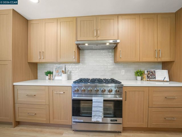 136 Arbolado Dr, Walnut Creek, CA 94598