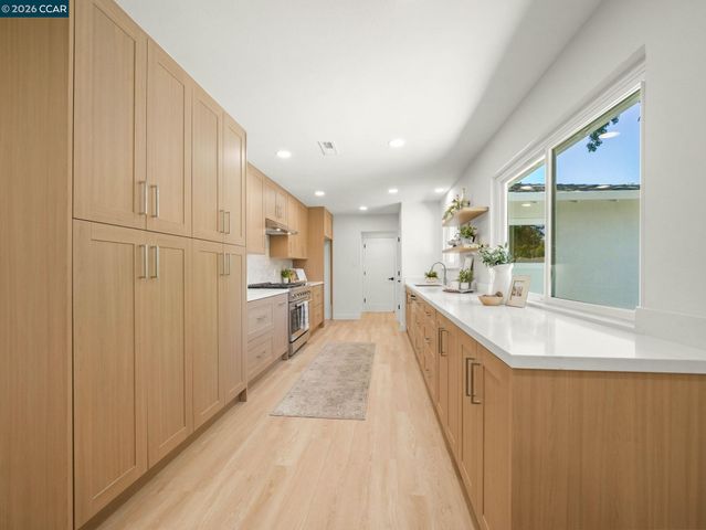 136 Arbolado Dr, Walnut Creek, CA 94598