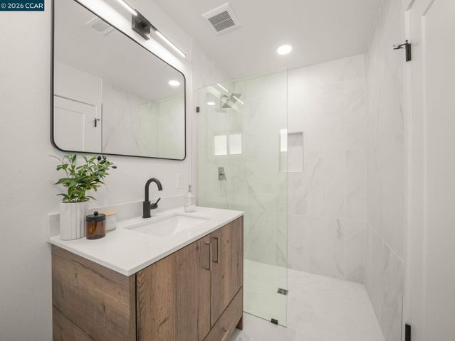 136 Arbolado Dr, Walnut Creek, CA 94598