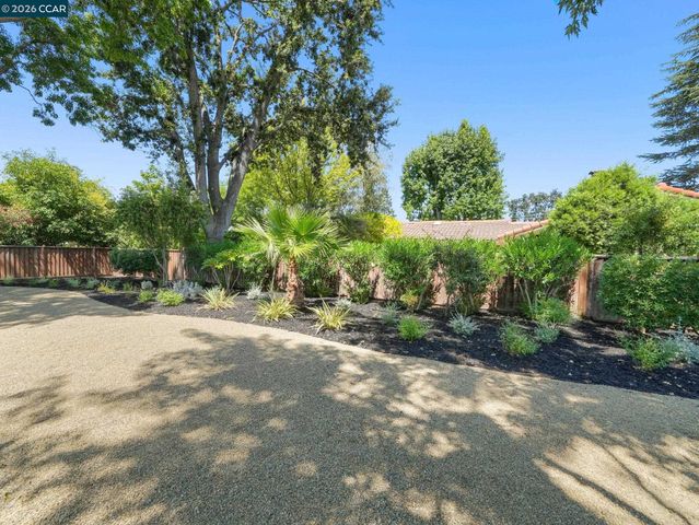 136 Arbolado Dr, Walnut Creek, CA 94598