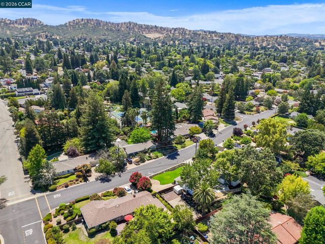 136 Arbolado Dr, Walnut Creek, CA 94598
