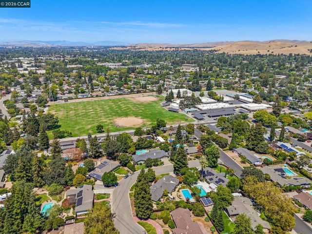 136 Arbolado Dr, Walnut Creek, CA 94598
