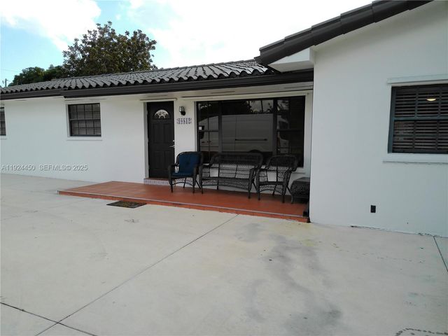 10812 SW 33rd St, Miami, FL 33165
