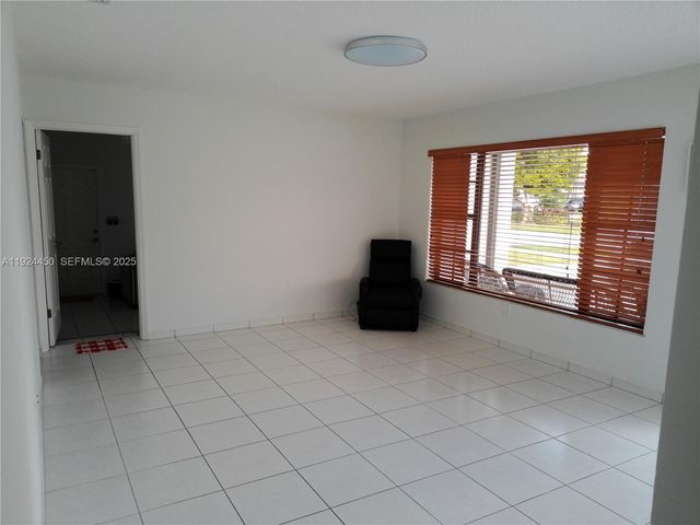 10812 SW 33rd St, Miami, FL 33165