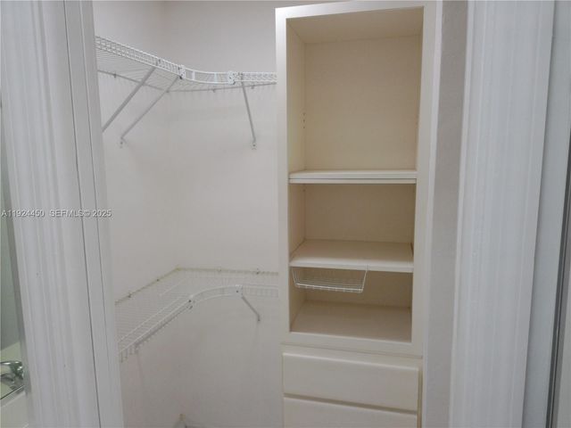 10812 SW 33rd St, Miami, FL 33165