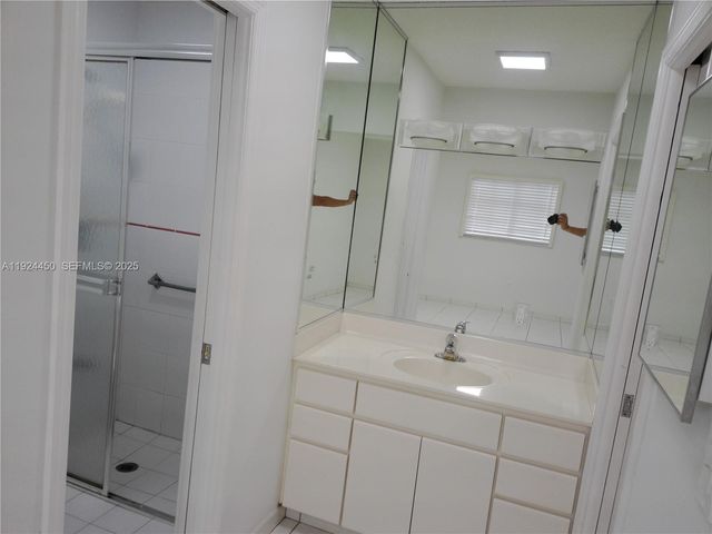 10812 SW 33rd St, Miami, FL 33165