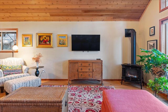 2418 Meadow Dr, Arnold, CA 95223