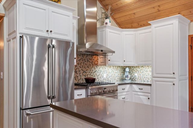 2418 Meadow Dr, Arnold, CA 95223