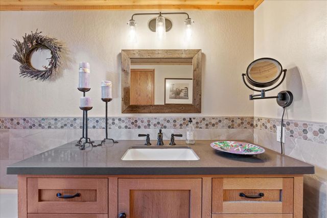 2418 Meadow Dr, Arnold, CA 95223