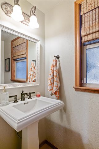 2418 Meadow Dr, Arnold, CA 95223