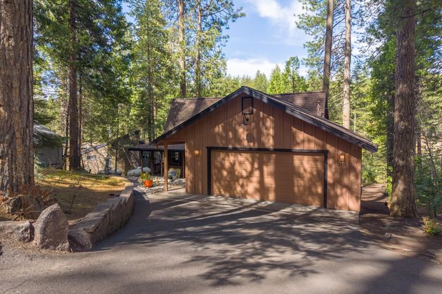 2418 Meadow Dr, Arnold, CA 95223