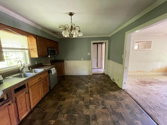 5069 KY 11, Cannon, KY 40923