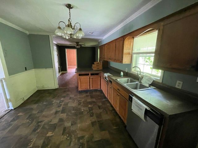 5069 KY 11, Cannon, KY 40923