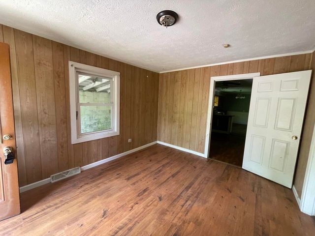 5069 KY 11, Cannon, KY 40923