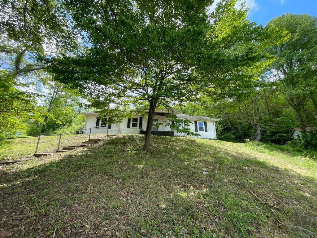 5069 KY 11, Cannon, KY 40923