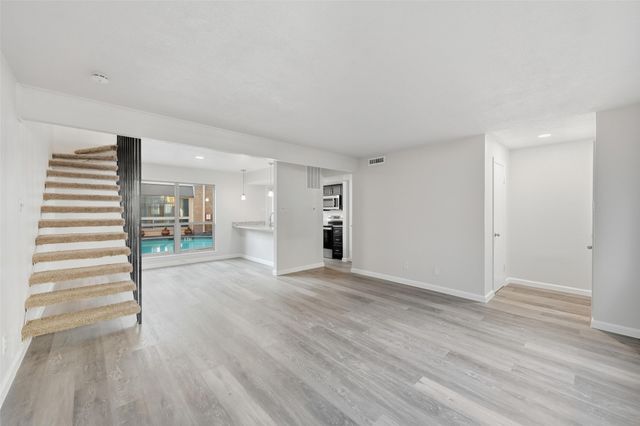 2702 Douglas Avenue 121, Dallas, TX 75219