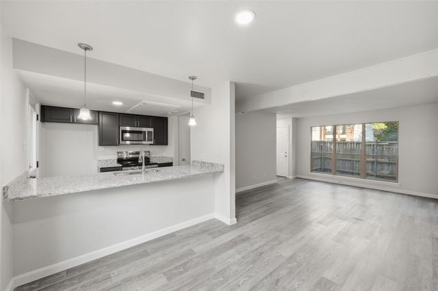 2702 Douglas Avenue 121, Dallas, TX 75219