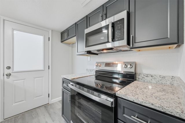 2702 Douglas Avenue 121, Dallas, TX 75219