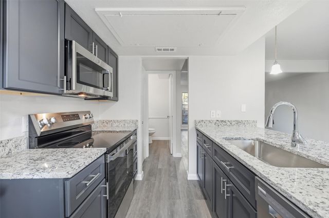 2702 Douglas Avenue 121, Dallas, TX 75219