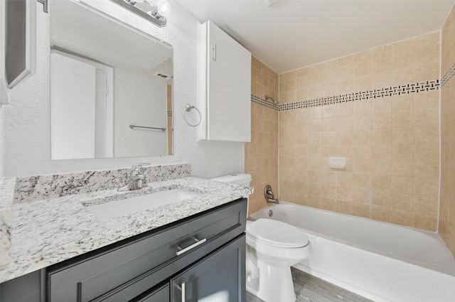 2702 Douglas Avenue 121, Dallas, TX 75219
