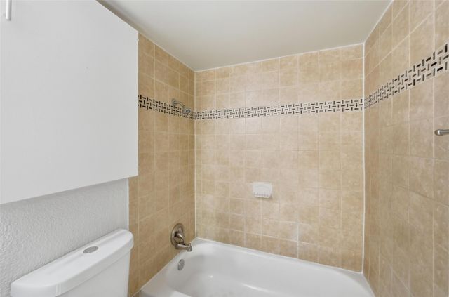 2702 Douglas Avenue 121, Dallas, TX 75219