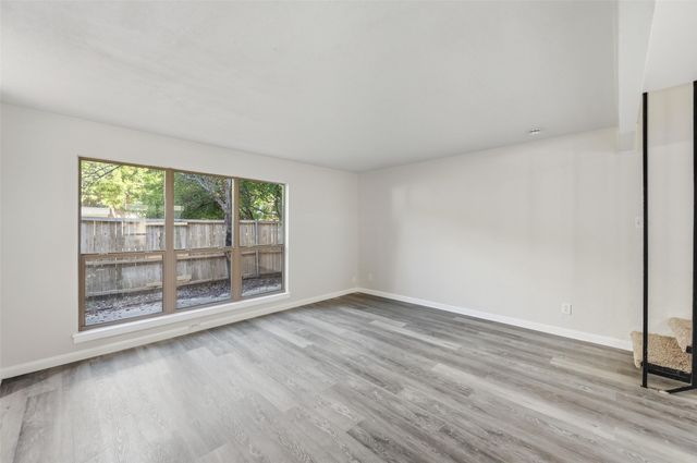 2702 Douglas Avenue 121, Dallas, TX 75219