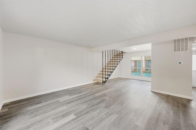 2702 Douglas Avenue 121, Dallas, TX 75219