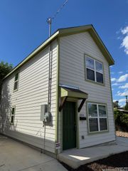 631 E Carolina St Bldg 4, San Antonio, TX 78210