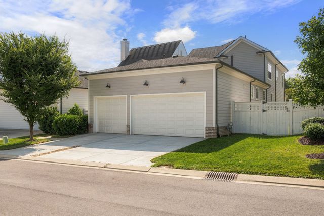1043 Southbrooke Blvd, Franklin, TN 37064