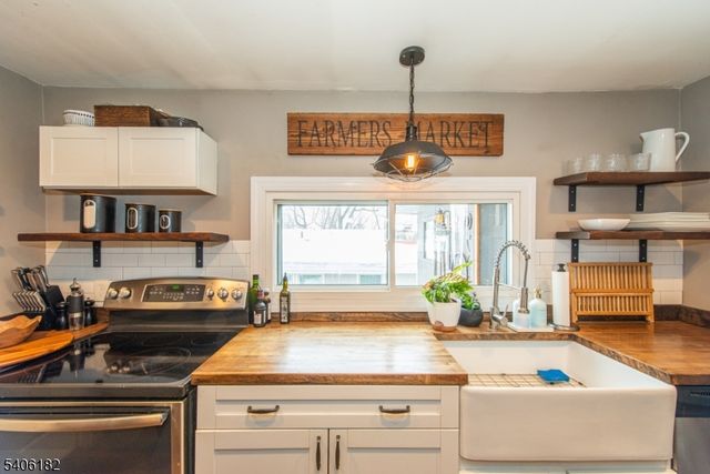 3 Bear Pond Trl, Hopatcong Boro, NJ 07821