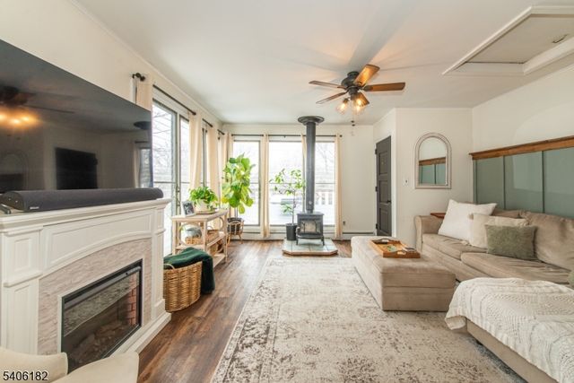 3 Bear Pond Trl, Hopatcong Boro, NJ 07821