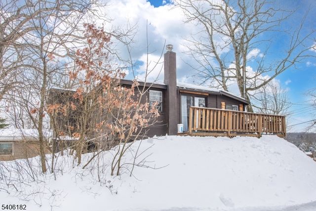 3 Bear Pond Trl, Hopatcong Boro, NJ 07821