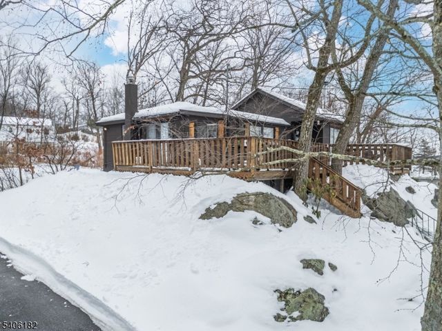 3 Bear Pond Trl, Hopatcong Boro, NJ 07821