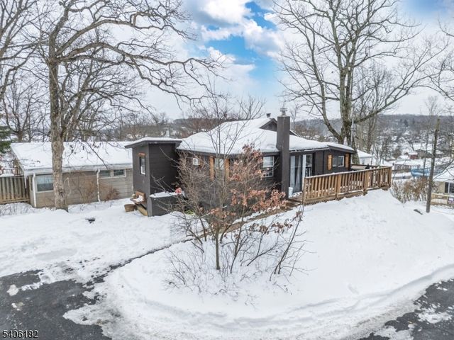 3 Bear Pond Trl, Hopatcong Boro, NJ 07821
