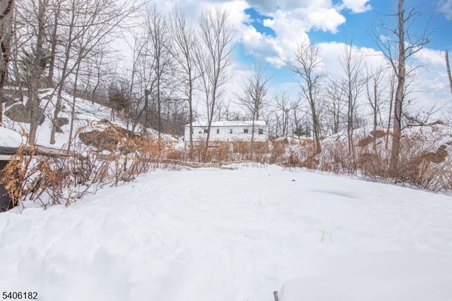 3 Bear Pond Trl, Hopatcong Boro, NJ 07821