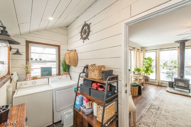 3 Bear Pond Trl, Hopatcong Boro, NJ 07821