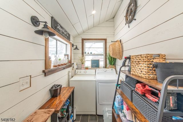 3 Bear Pond Trl, Hopatcong Boro, NJ 07821