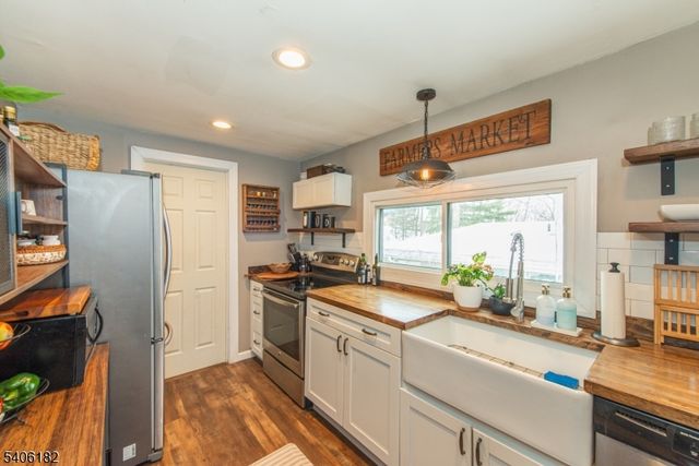 3 Bear Pond Trl, Hopatcong Boro, NJ 07821