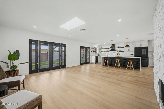 1835 E MANHATTON Drive, Tempe, AZ 85282