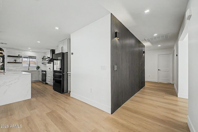 1835 E MANHATTON Drive, Tempe, AZ 85282