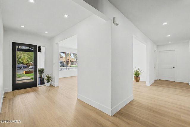 1835 E MANHATTON Drive, Tempe, AZ 85282