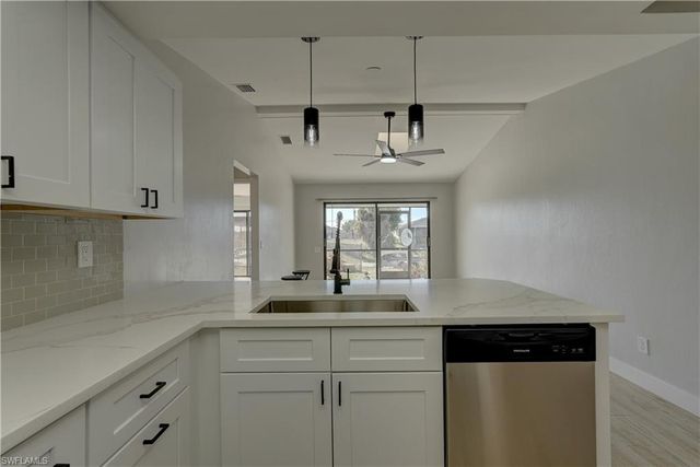 804 Mohawk PKWY 105, Cape Coral, FL 33914