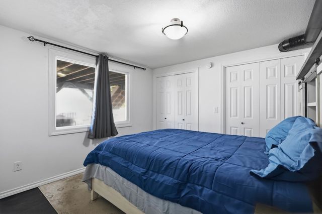 11 N Barker Rd, Greenacres, WA 99016