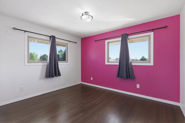 11 N Barker Rd, Greenacres, WA 99016
