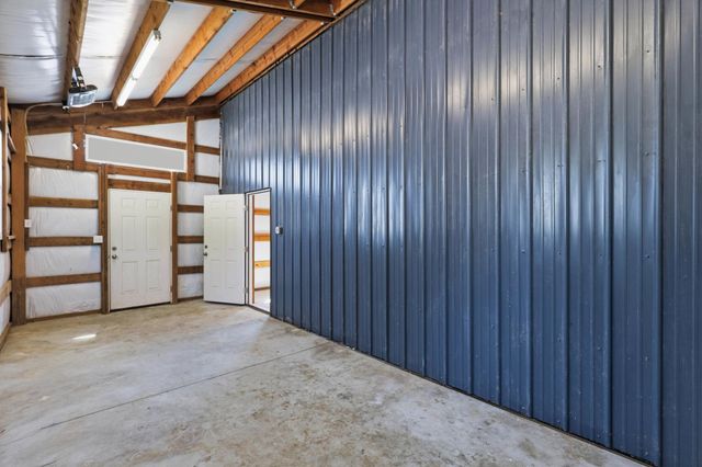 11 N Barker Rd, Greenacres, WA 99016