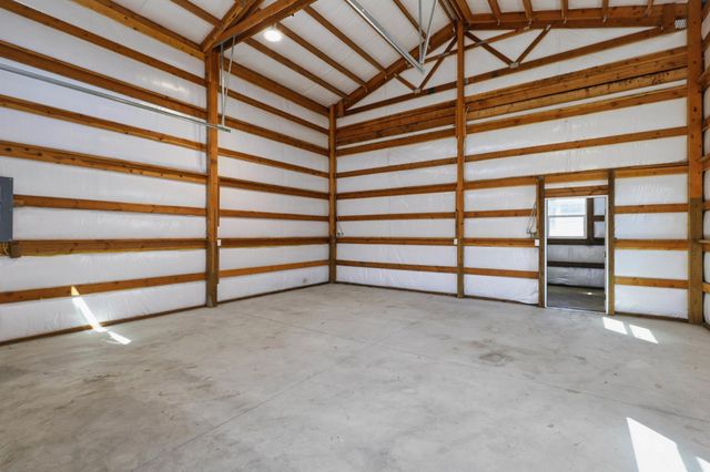 11 N Barker Rd, Greenacres, WA 99016